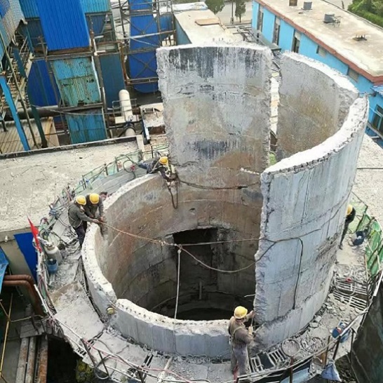 綠色先行:柳州煙囪拆除公司以實際行動守護藍天白云